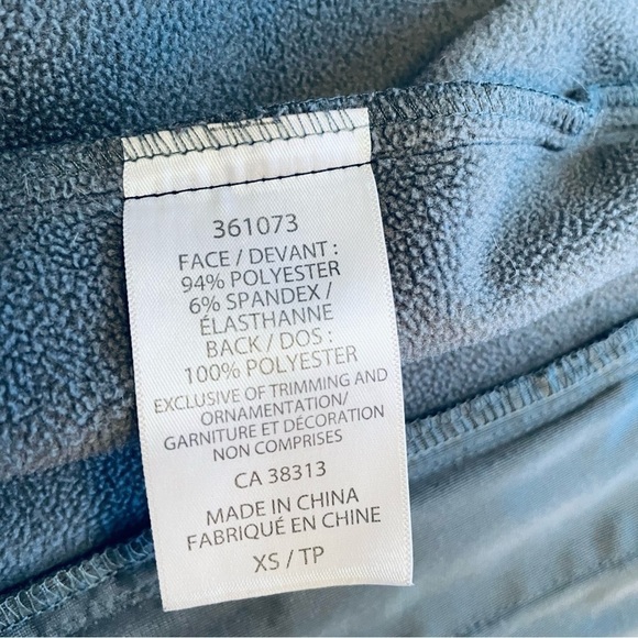 Cloudveil Hooded Black Soft Shell - Rose Design
Jacket Size XS - Picture 8 of 14